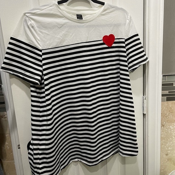 Brand new maternity top. Size: XL - Picture 1 of 1